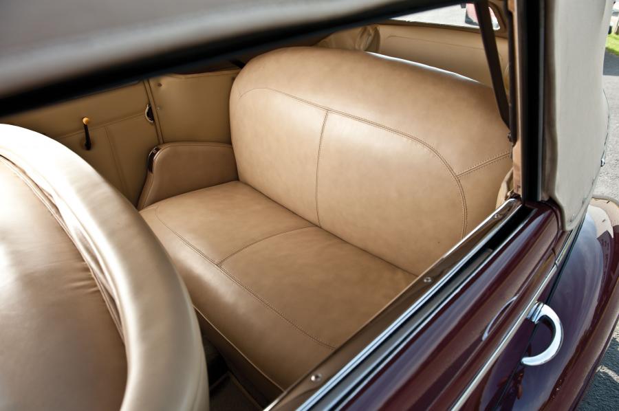  Ford DeLuxe Convertible Sedan 1939 года  (фото 4 из 19)